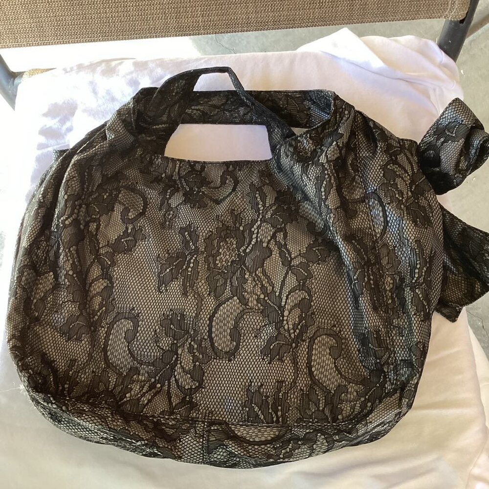 Valentino Black/Beige Lace Nuage Bow Hobo Bag LIKE NEW!! - Picture 2 of 7